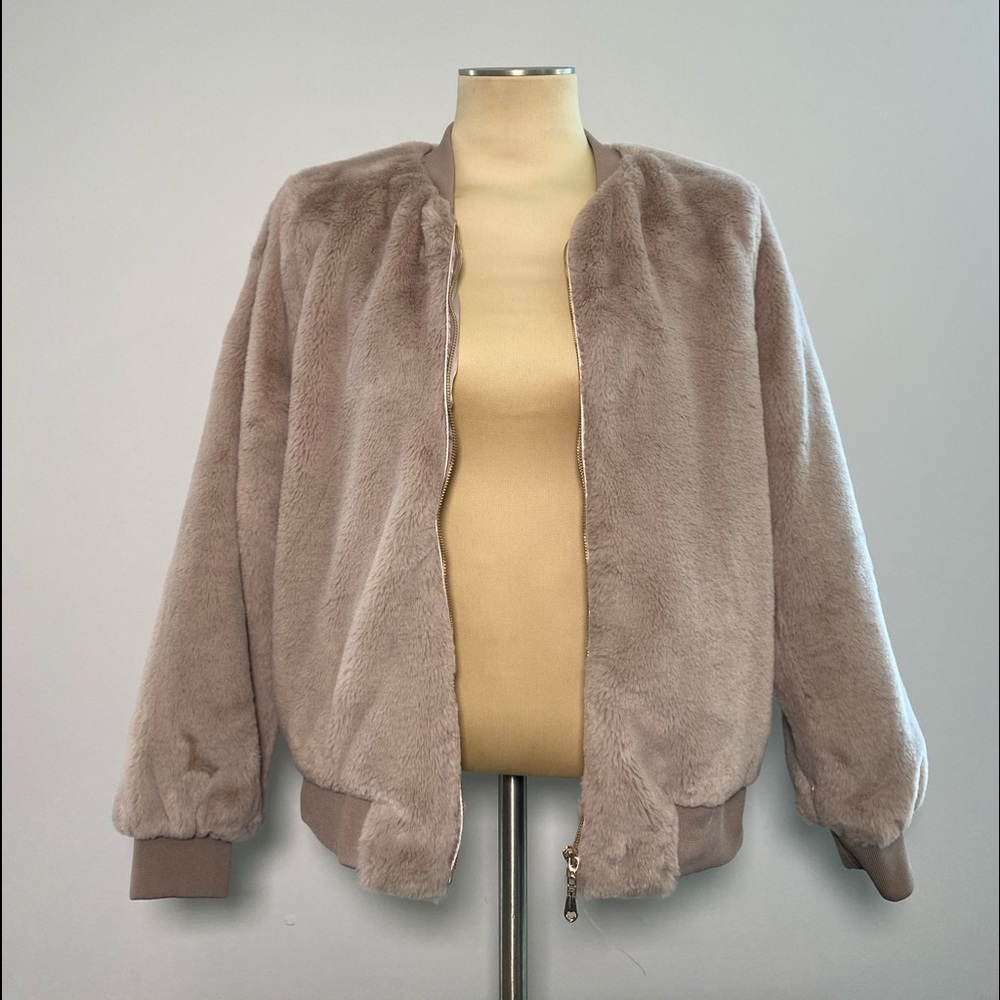 Say What? Faux-Fur Bomber Jacket!!!
